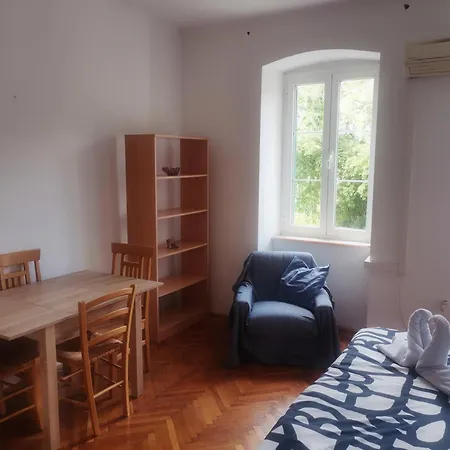 Maja Apartment *